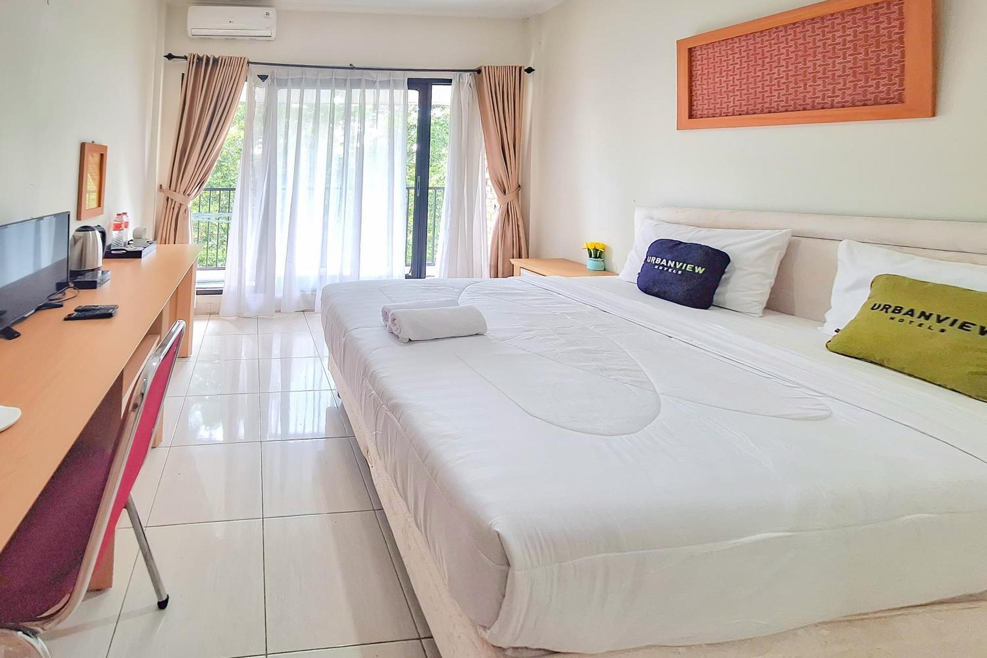 Urbanview Hotel Tridaya Cisarua Puncak Exterior photo